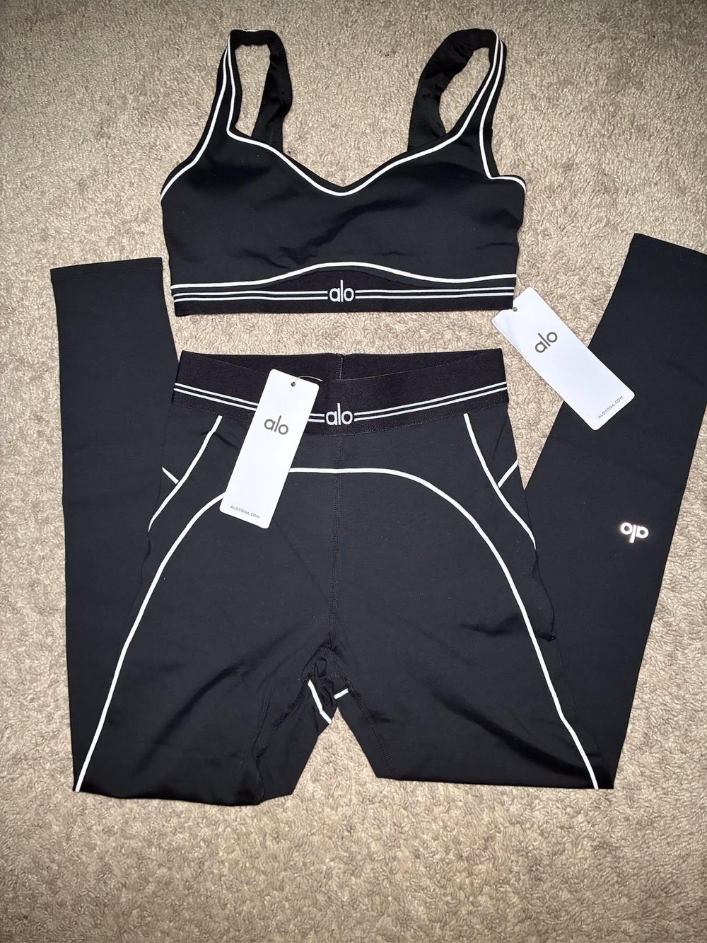 ALO Yoga Black Sports Bra & Legging Set with White Piping
